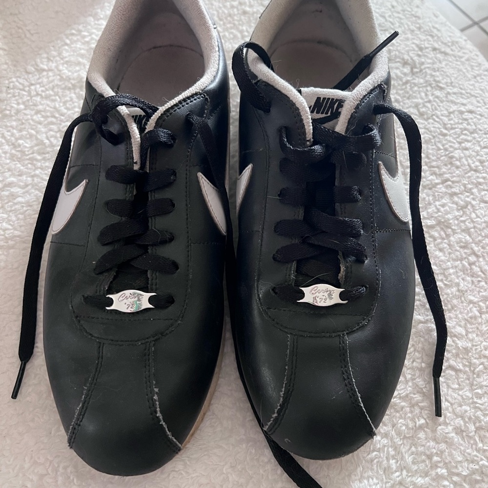 Nike Men's Black and White Sneakers